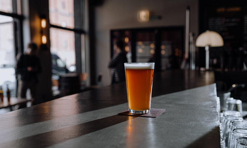 speciaalbier op de bar zonder alcohol